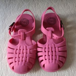 Dark pink jellies